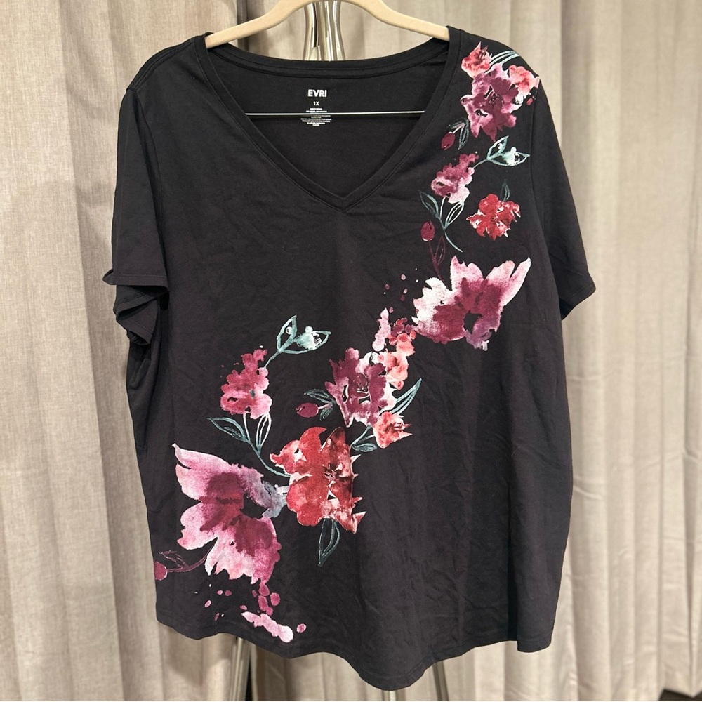 EVRI Black Floral Short Sleeve Tee
